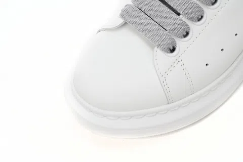 Alexander McQueen Oversized Sneaker Crystal – photo 7
