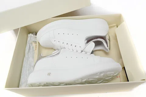 Alexander McQueen Oversized Sneaker Silver – photo 10