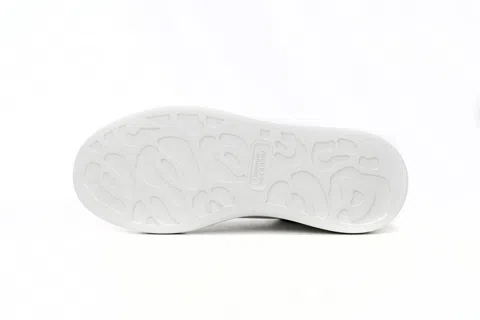 Alexander McQueen Oversized Sneaker Silver – photo 5