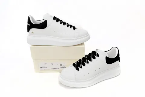Alexander McQueen Oversized Sneaker Black – photo 9