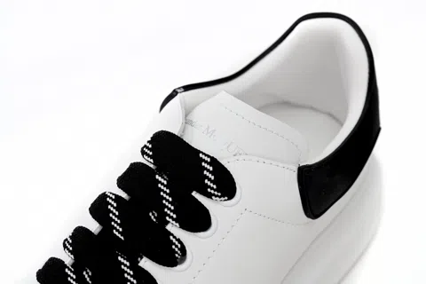 Alexander McQueen Oversized Sneaker Black – photo 6