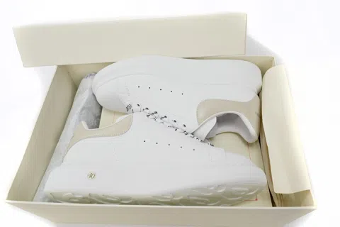 Alexander McQueen Oversized Sneaker Stone – photo 10