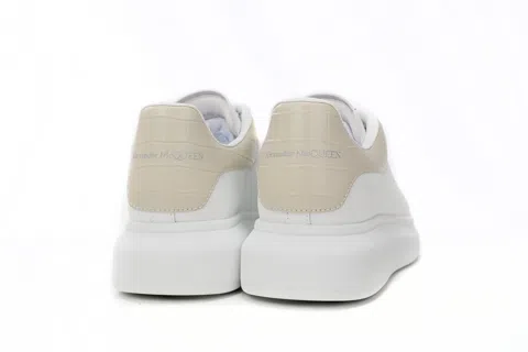 Alexander McQueen Oversized Sneaker Stone – photo 4