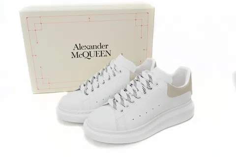 Alexander McQueen Oversized Sneaker Stone – photo 8