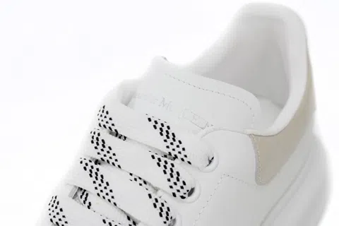 Alexander McQueen Oversized Sneaker Stone – photo 6