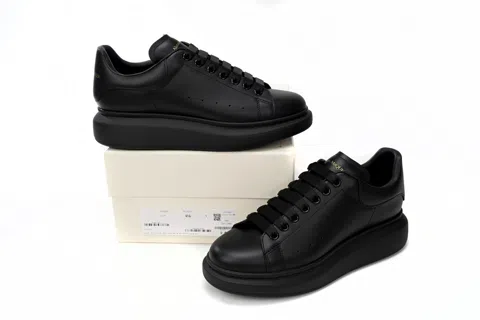 Alexander McQueen Oversized Sneaker Triple Black – photo 9