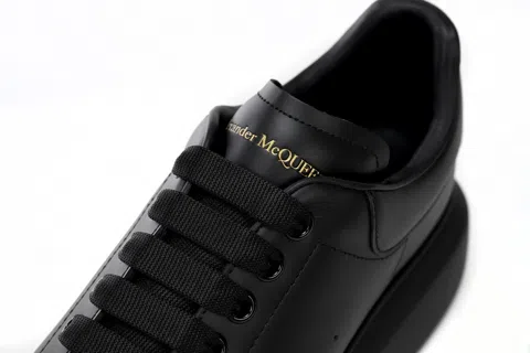Alexander McQueen Oversized Sneaker Triple Black – photo 6