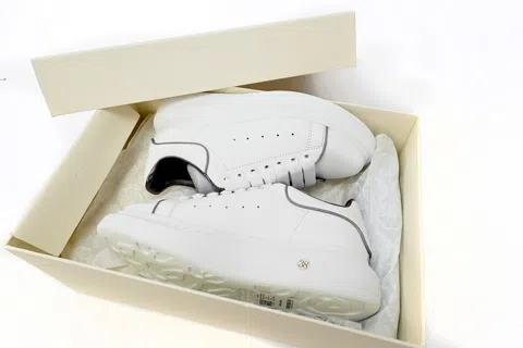 Alexander McQueen Oversized Sneaker Silver – photo 10