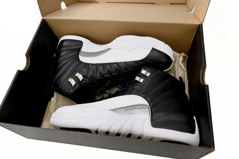 Air Jordan 12 Playoffs – photo 11