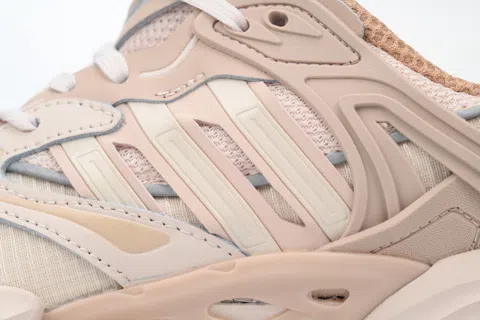 adidas XLG Runner Deluxe Milk Tea – photo 8