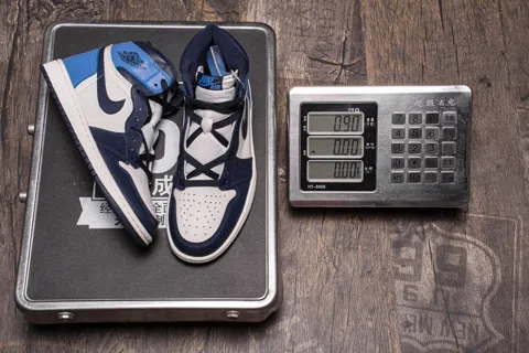 Air Jordan 1 High Obsidian University Blue – photo 12