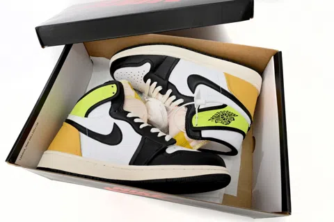 Air Jordan 1 High Black/Yellow – photo 11