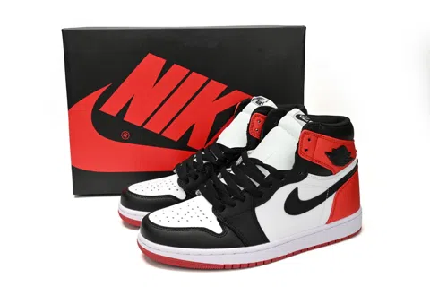 Air Jordan 1 High Satin Black Toe – photo 7