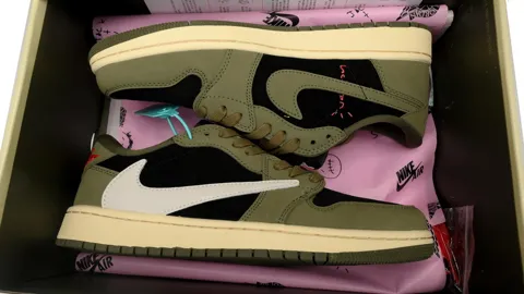 Travis Scott x Air Jordan 1 Low Black Olive – photo 10