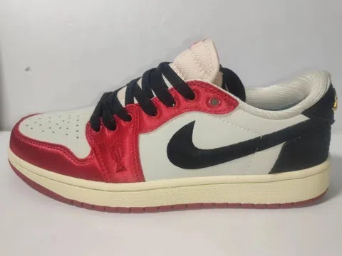 Air Jordan 1 Low Chicago – photo 4