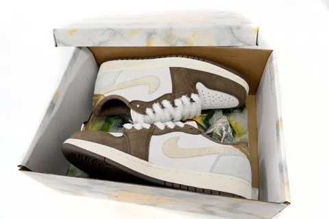 Travis Scott x Air Jordan 1 Low Year of the Rabbit – photo 12