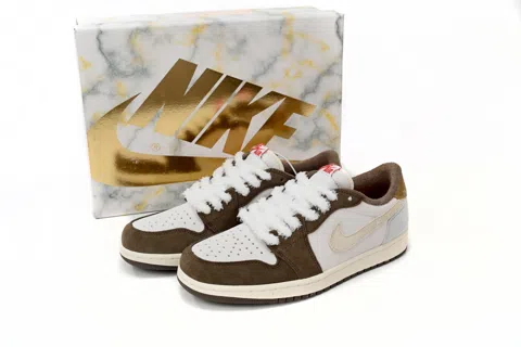 Travis Scott x Air Jordan 1 Low Year of the Rabbit – photo 10