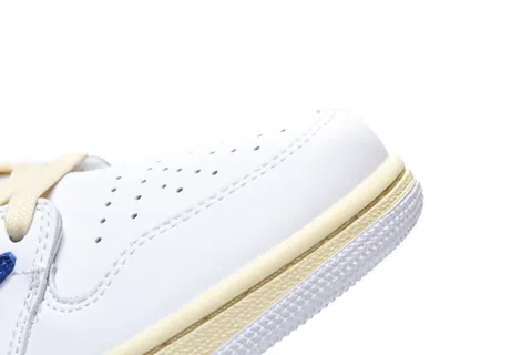 Travis Scott x Air Jordan 1 Low Cream/White/Blue – photo 9