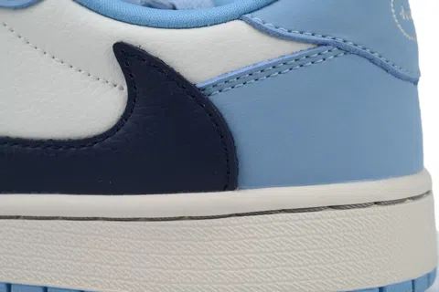 Travis Scott x Air Jordan 1 Low Blue – photo 5