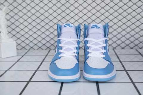 Air Jordan 1 High University Blue – photo 6