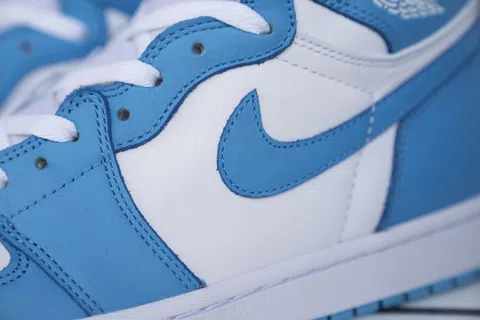 Air Jordan 1 High University Blue – photo 10