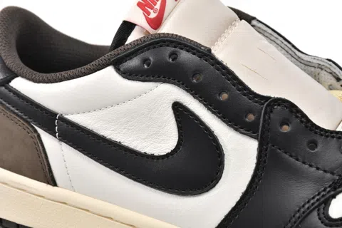 Travis Scott x Air Jordan 1 Low Dark Mocha – photo 9