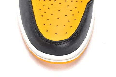 Air Jordan 1 High Yellow Toe – photo 7