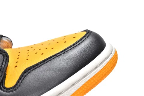 Air Jordan 1 High Yellow Toe – photo 8