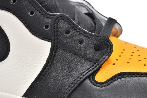 Air Jordan 1 High Yellow Toe – photo 9