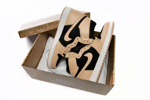 Air Jordan 1 High Black/Cream/Yellow – photo 10