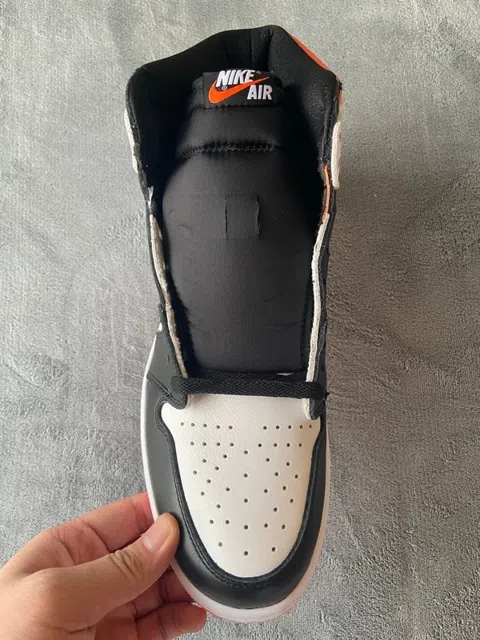 Air Jordan 1 High Electro Orange – photo 7