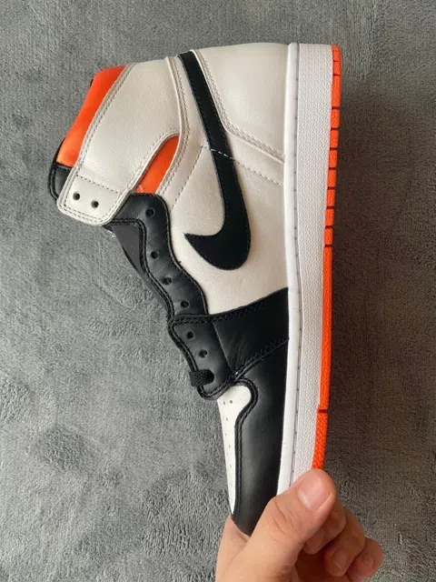 Air Jordan 1 High Electro Orange – photo 3