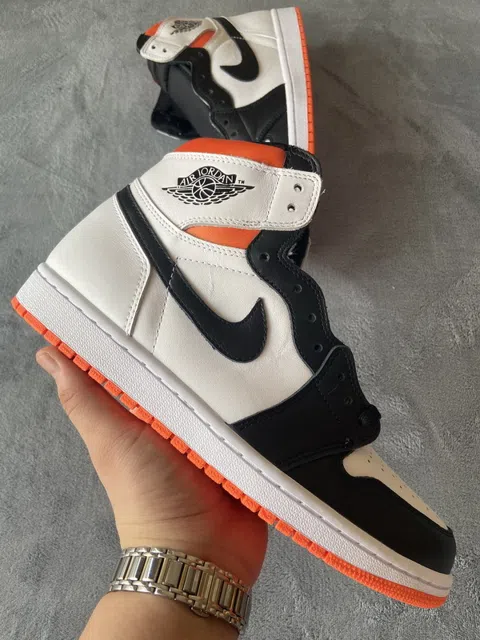Air Jordan 1 High Electro Orange – photo 5