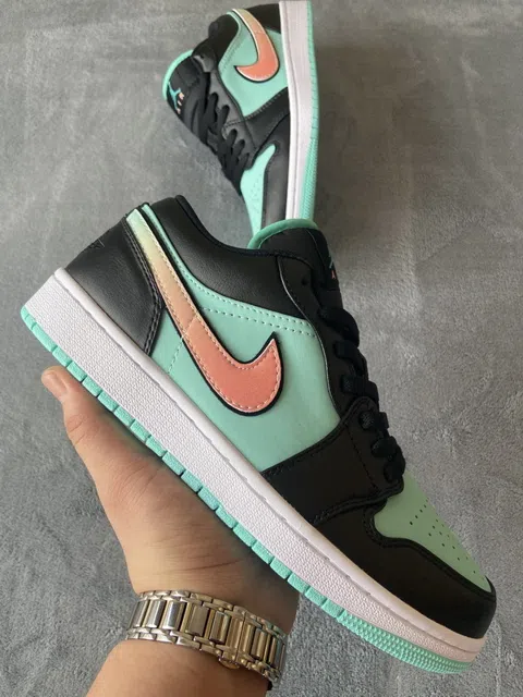 Air Jordan 1 Low Tropical Twist – photo 5