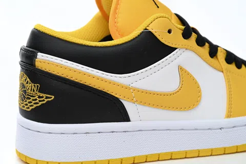 Air Jordan 1 Low University Gold – photo 5