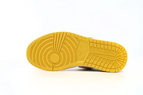 Air Jordan 1 Low University Gold – photo 4