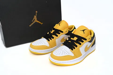 Air Jordan 1 Low University Gold – photo 10