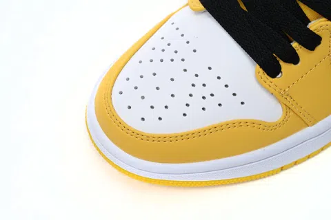 Air Jordan 1 Low University Gold – photo 8