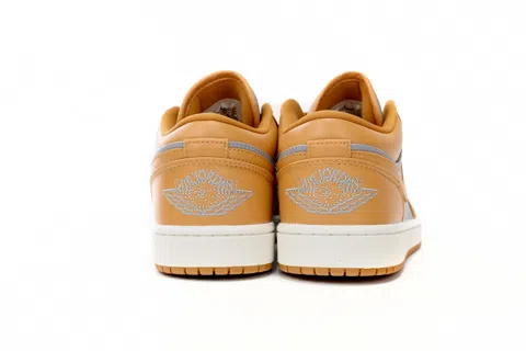 Travis Scott x Air Jordan 1 Low Grey/Yellow – photo 4