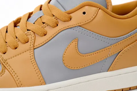 Travis Scott x Air Jordan 1 Low Grey/Yellow – photo 6