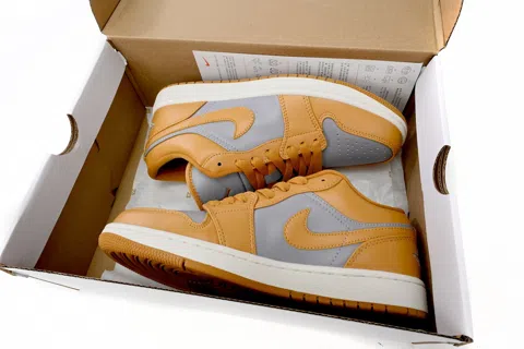 Travis Scott x Air Jordan 1 Low Grey/Yellow – photo 11