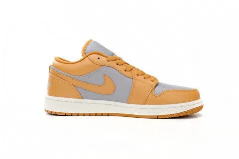 Travis Scott x Air Jordan 1 Low Grey/Yellow – photo 3