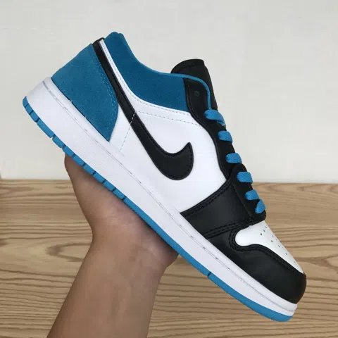 Air Jordan 1 Low Laser Blue – photo 5
