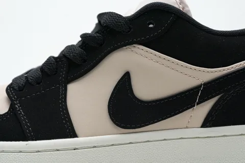 Air Jordan 1 Low Black Guava Ice – photo 11
