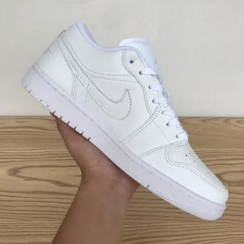 Air Jordan 1 Low Triple White – photo 4