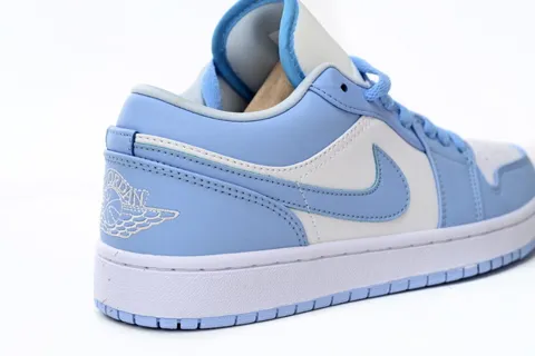 Travis Scott x Air Jordan 1 Low Light Blue – photo 5
