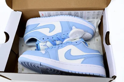 Travis Scott x Air Jordan 1 Low Light Blue – photo 9