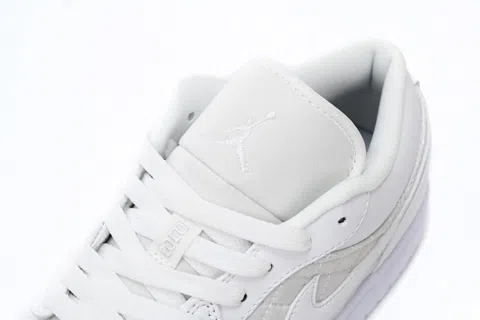Air Jordan 1 Low Triple White – photo 6