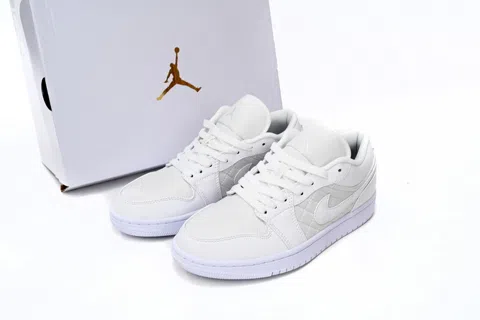 Air Jordan 1 Low Triple White – photo 9