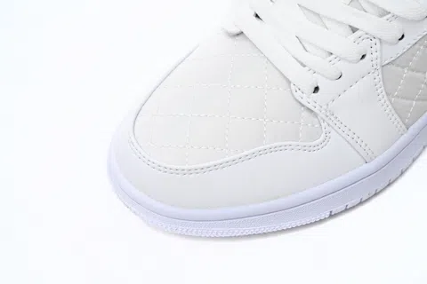 Air Jordan 1 Low Triple White – photo 7